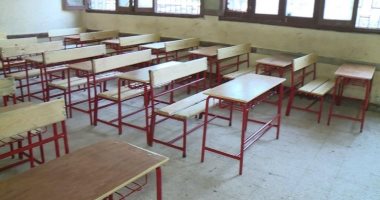 "الداخلية" تُهدى إحدى المدارس بالقليوبية 150 مقعدا.. صور 