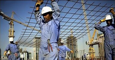 3 روايات تكشف جحيم العمال الأجانب فى قطر