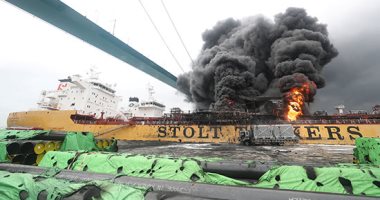 النيران تلتهم ناقلتى نفط بميناء بكوريا الجنوبية ووقوع إصابات بين العمال