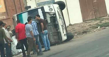 صور .. إصابة تلميذين فى حادث انقلاب أتوبيس مدرسة خاصة بدمياط