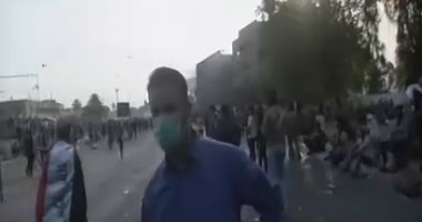 مسلحون بين المتظاهرين يحاولون اقتحام السفارة الأمريكية فى بغداد