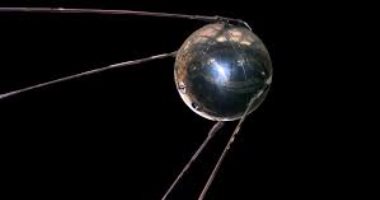 سبوتنيك 1 يصبح أول قمر صناعى يدور حول الأرض..انطلق فى مثل هذا اليوم من 1957