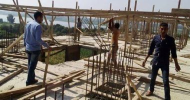 حملات موسعة للتجميل وإزالة التعديات وتطهير مخرات السيول بمركز المنيا