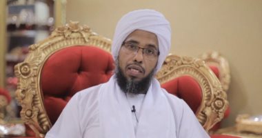 داعية إسلامى يتهم وزيرة الشباب السودانية بالردة.. والأخيرة ترد عليه بمحضر