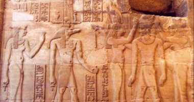 صحيفة إيطالية تبرز العثور على معبد بطليموس الرابع: الاكتشافات بمصر لا تنتهى