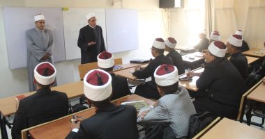 وكيل الأزهر لطلاب شعبة العلوم الإسلامية: "أنتم دعاة ورجال الدين فى المستقبل"
