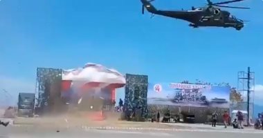 شاهد.. الدبابة الروسية الطائرة تدمر منصة العرض العسكرى الإندونيسى 