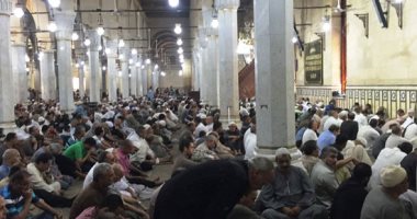 إخلاء سبيل 3 مواطنين وعامل بمسجد بعد ضبطهم لإقامتهم صلاة الجمعة
