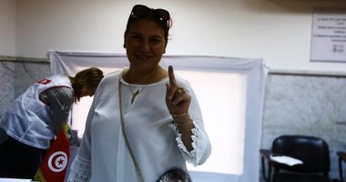 فيديو وصور.. انتهاء أول أيام الجولة الثانية للانتخابات التونسية بالخارج بعد إقبال الجالية للتصويت