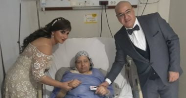 "زواج فى العناية المركزة"..مستشفى ناصر تنظم إكليل ابن مريضة لتحسين حالتها