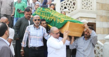 صور.. تشيع جثمان طارق كامل بحضور وزراء سابقين وقيادات قطاع الاتصالات