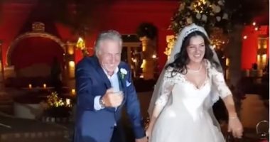 الأب الفرفوش رزق.. شاهد رقص مصطفى فهمى وابنته فى حفل زفافها