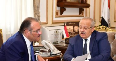 رئيس جامعة القاهرة يستقبل السفير السعودى للتعاون فى الملف التعليمى والثقافى