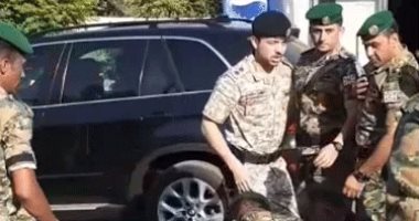 فيديو.. ولى العهد الأردنى يوقف موكبه لإنقاذ ضحايا حادث سير
