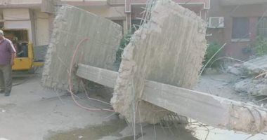 نائب محافظ القاهرة يتابع هدم بناء مخالف وأعمال توسعة شارع جسر السويس