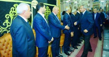 صور.. وزراء ومسئولون يشاركون فى عزاء وزير الاتصالات الأسبق طارق كامل