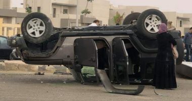 إصابة 4 أشخاص بينهم طفلان فى انقلاب سيارة ملاكى على محور 30 يونيو جنوب بورسعيد