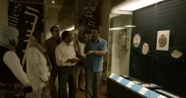 رئيس قطاع المتاحف يبحث خطط المعارض المؤقتة بمتحف النسيج