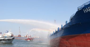 النقل: حريق محدود على سفينة بميناء دمياط وجارى السيطرة عليه