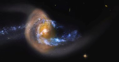 تلسكوب هابل يلتقط صراعا بين مجرات اصطدمت قبل 200 مليون عام فى صورة 