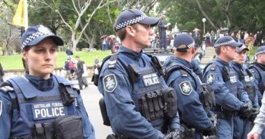 الشرطة الاسترالية توجه اتهامات لامرأتين بسبب عراك على ورق تواليت