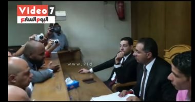جنايات القاهرة تقضى ببراءة عامل من تهمة حيازة سلاح