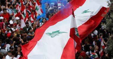 المحتجون يواصلون الضغط على حكومة لبنان لليوم الرابع