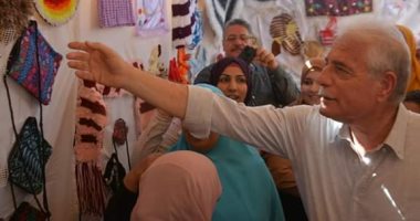 صور.. محافظ جنوب سيناء يفتتح معرض المشغولات اليدوية بمدرسة الإمام محمد عبده