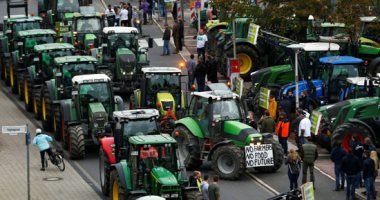مسيرة بالجرارات الزراعية فى ألمانيا احتجاجا على سياسات الحكومة