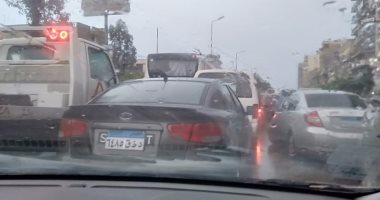 قارئ يشارك صور تكدس السيارات فى مدينة نصر بسبب الأمطار