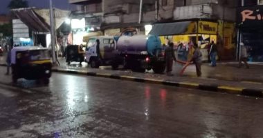 القناطر الخيرية تدفع بسيارات لشفط مياه الأمطار من الشوارع 