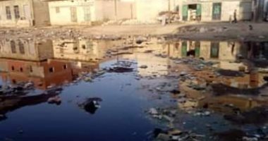 صور ..مياه الصرف الصحى تحاصر سكان قرية ببنى مزار فى المنيا