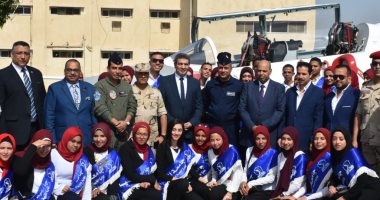 صور.. طلاب جامعة المنيا فى زيارة لـ"المطار" إحياءً لذكري انتصارات أكتوبر