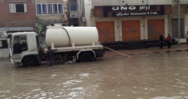 طوارئ بشمال سيناء بسبب الأمطار..والمحافظة تدفع بمعدات لسحب المياه من الشوارع
