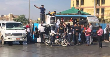 إصابة 4 أشخاص فى حادث انقلاب سيارة ربع نقل بطريق أبوسمبل جنوب أسوان