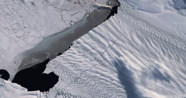 وكالة الفضاء الأوروبية تنشر صورا جديدة عن تصدعات ضخمة فى أنتاركتيكا