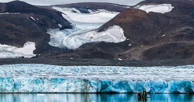 اكتشاف 5 جزر جديدة بعد ذوبان الأنهار الجليدية فى القطب الشمالى 