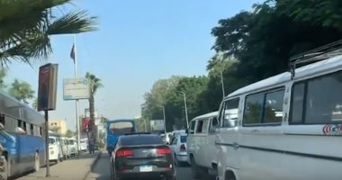 فيديو.. كثافات مرورية بمحيط جامعة القاهرة بسبب زيادة الأحمال