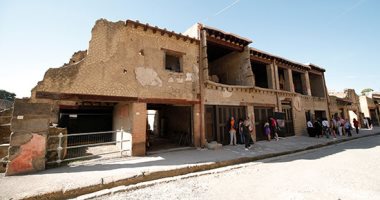 صور.. إعادة افتتاح منزل أثرى فى هركولانيوم بإيطاليا بعد انتظار 36 عاما