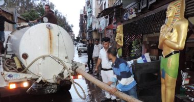 شاهد.. الأجهزة التنفيذية تتابع عمليات شفط مياه الأمطار بشوارع الإسكندرية 