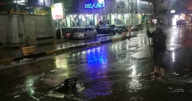 الطقس فى الإسكندرية.. استمرار هطول الأمطار والأجهزة التنفيذية تكثف أعمال الكسح 