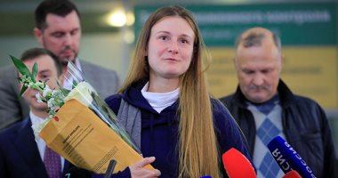 استقبال حافل للروسية ماريا بوتينا بموسكو عقب إطلاق سراحها من أحد سجون أمريكا