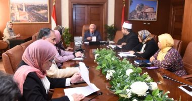 صور.. محافظ بورسعيد يعقد اجتماعا لمتابعة أعمال المجلس الإقليمى للسكان