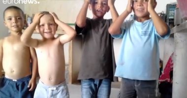 شاهد.. فيديو يرصد رحلة البحث عن مصيرِ أطفال مقاتلى داعش