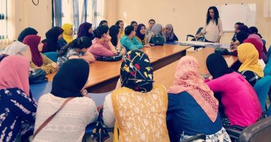 صور.. "القومى للمرأة" بالمنيا ينظم برنامجا تدريبيا متكاملا للسيدات بـ4 قرى