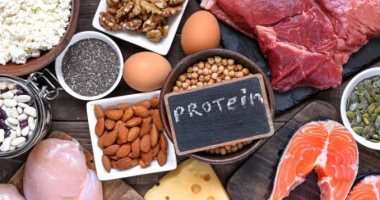 Watch your skin and nails.. Signs confirming the lack of protein in your body