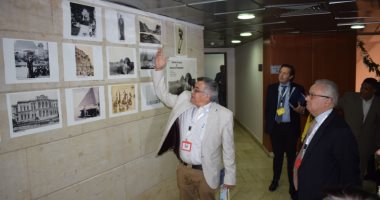 صور.. السفير الإيطالى بمصر يختتم زيارته للأقصر بجولة على معرض صور تاريخية