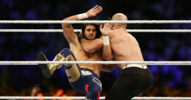 مواجهات نارية بين أبطال مصارعة اتحاد WWE فى السعودية بمشاركة نسائية