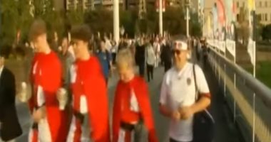 شاهد.. مشجعو الرجبى يصلون استاد يوكوهاما باليابان لمتابعة نهائى كأس العالم 