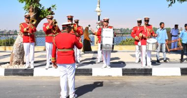 فيديو وصور.. نائب محافظ الأقصر يفتتح أعمال تجديد كورنيش النيل رسمياً بعروض لفرقة الموسيقى العسكرية